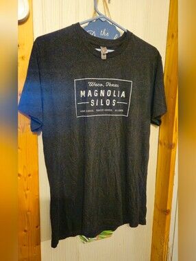 Magnolia Silos Graphic Tee, Mens Size Large